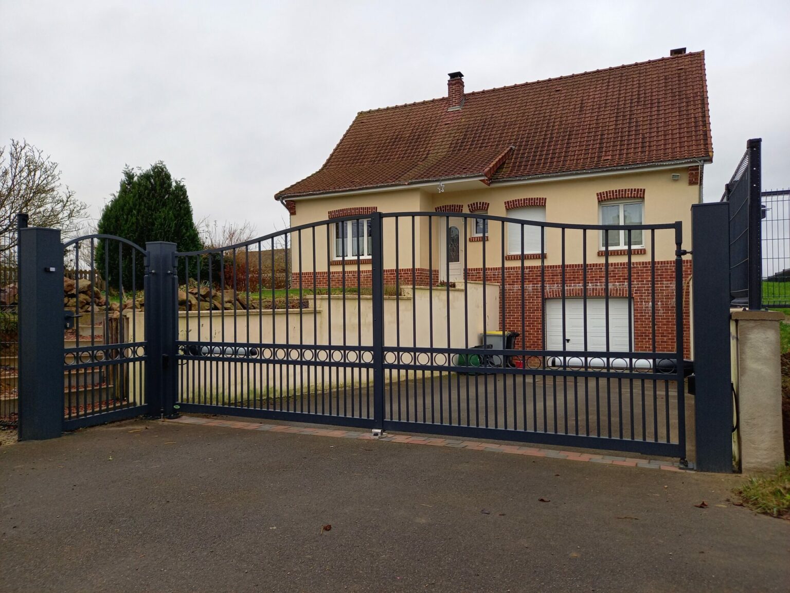 CALLUNE 2 BATTANTS MODELE B - PORTILLON