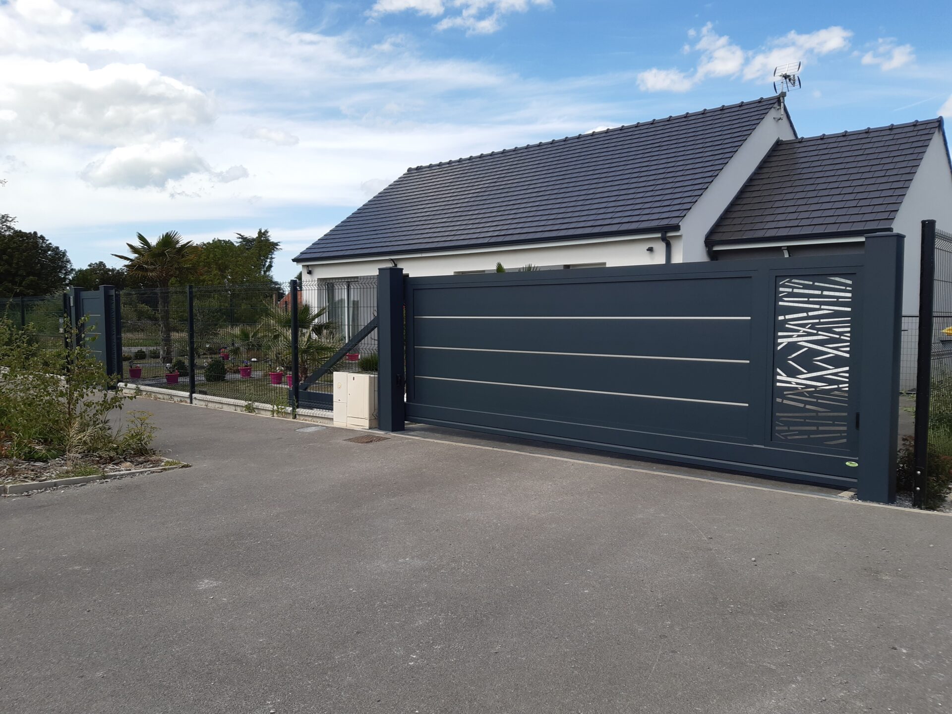 ASTER AUTOPORTE + CLOTURE NYLOFOR AVEC PLAQUE BETON 0,25