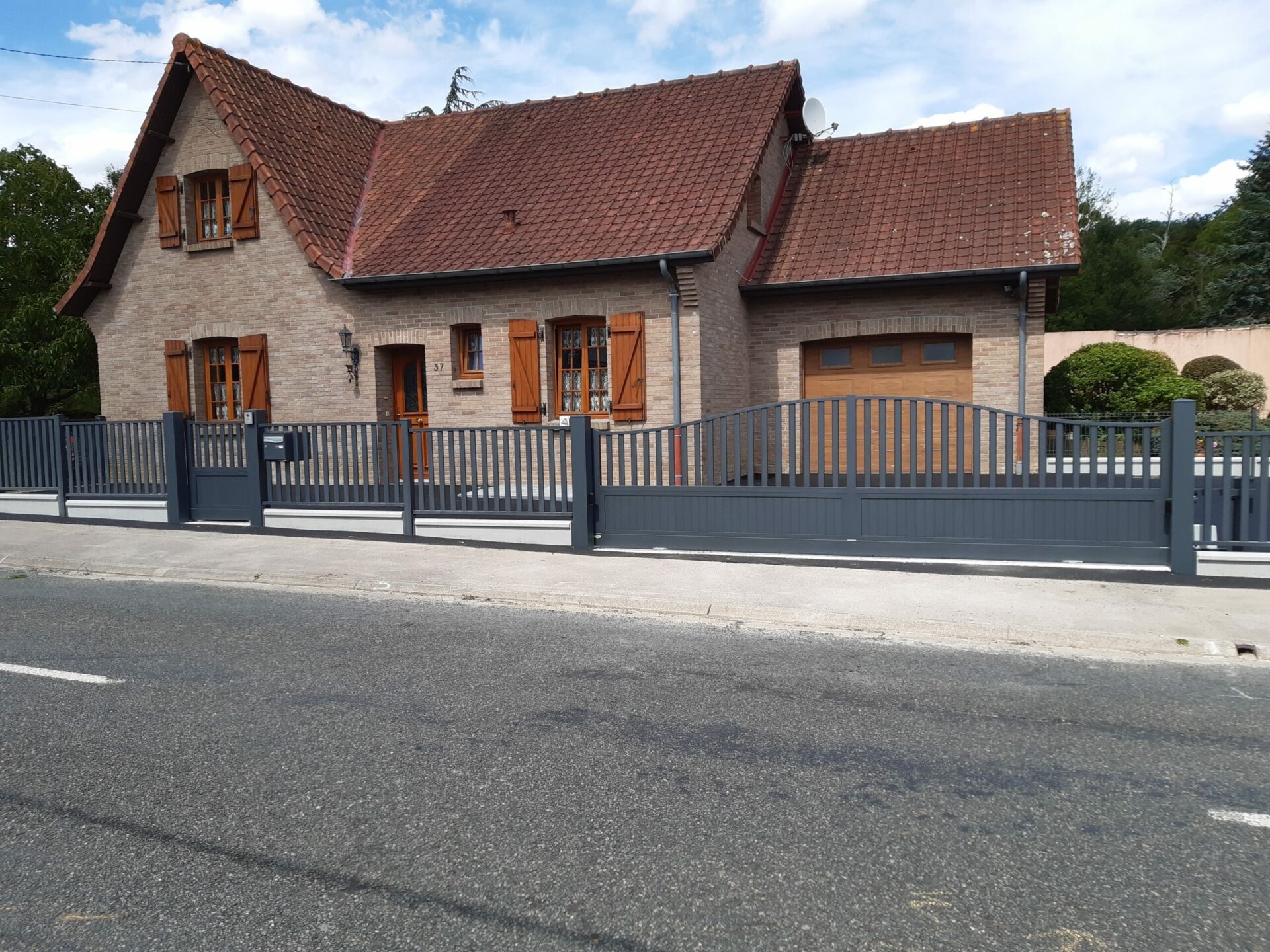 BOUTON D'OR COULISSANT + PORTILLON