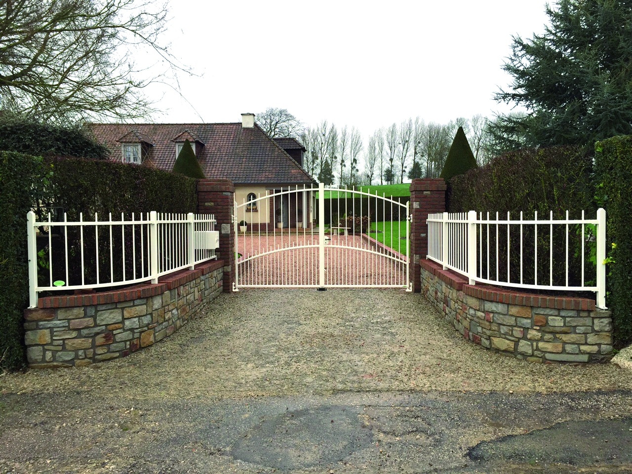 MAGNOLIA  - 2 BATTANTS - SANS POINTES - GRILLES SUR MURET