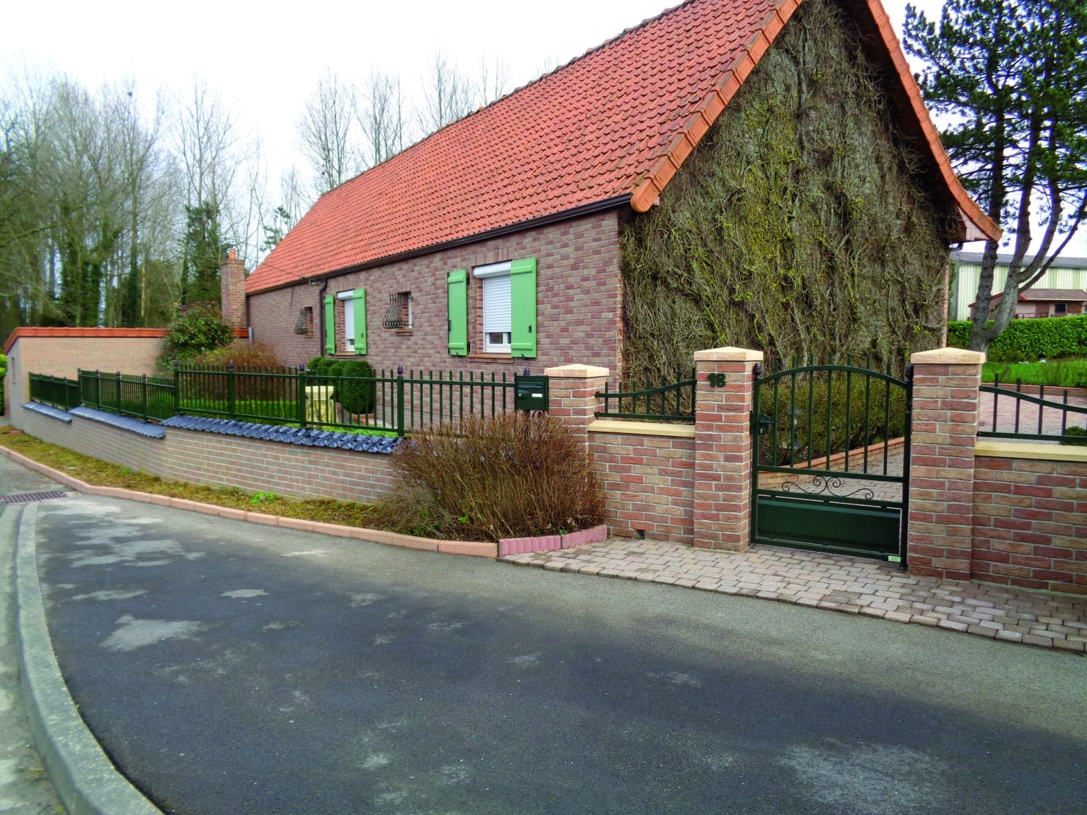 PORTILLON ET GRILLE SUR MURET PRIMEVERE