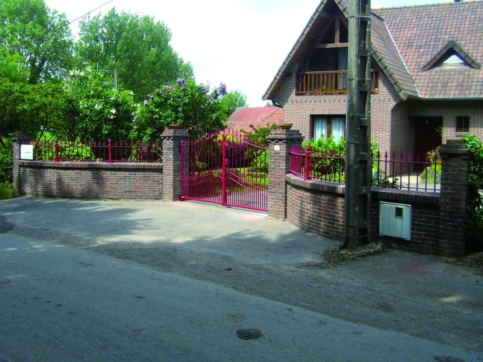 PAQUERETTE 2 BATTANTS - GRILLES SUR MURET