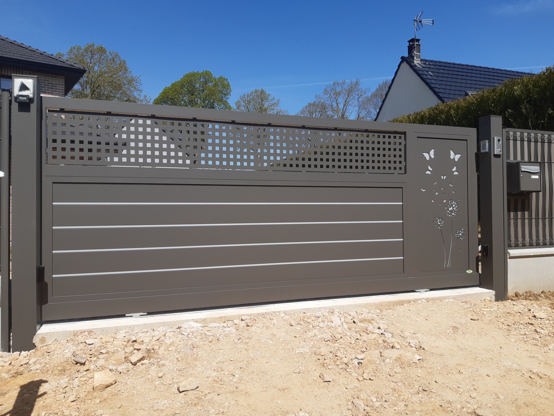 LOTUS PERSONNALISE COULISSANT GRIS 2900 GRIS 7040 - CHANTIER MAI 23