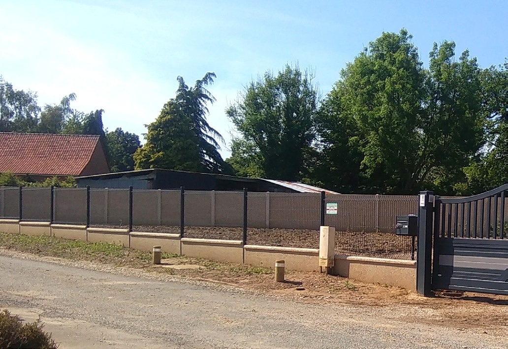 Panneaux de grillage rigide nylofor 3d avec plaque béton gravillons lavés sur le bas-2
