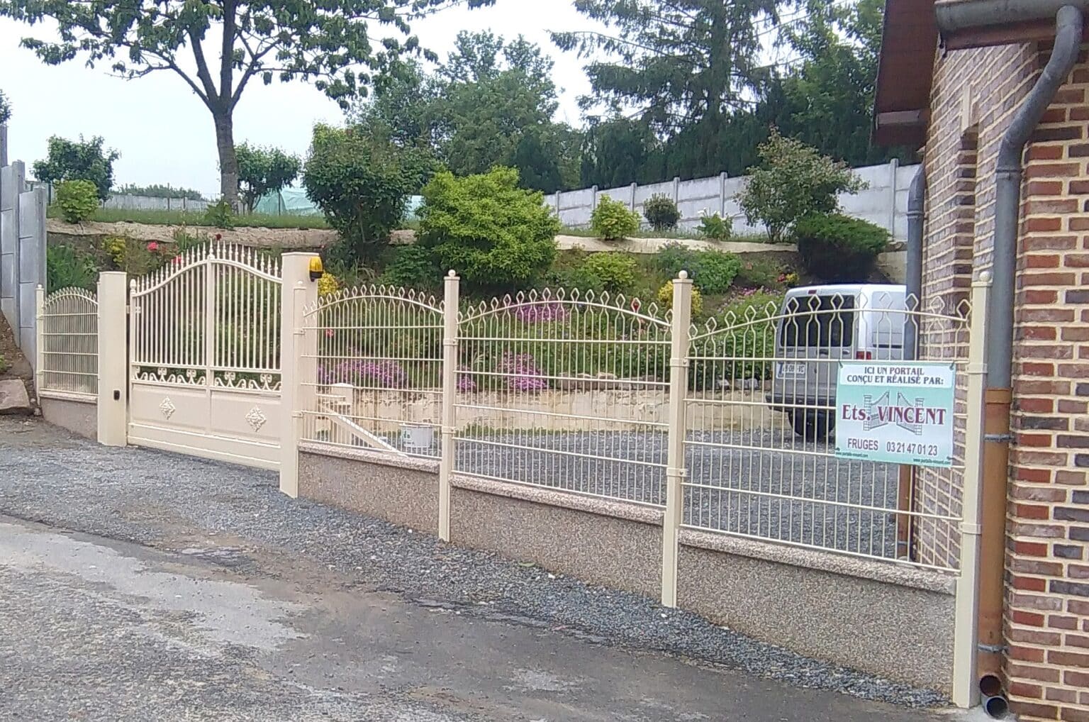 panneaux de grillage rigide decofor arco avec plaque béton sur le bas-1