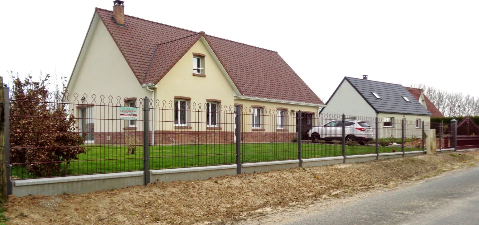 panneaux de grillage rigide decofor recto avec plaque béton sur le bas-4